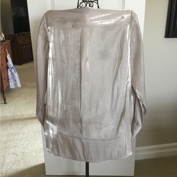 Brand new blouse - Picture 2 of 3